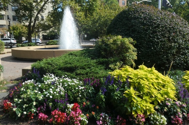 34-Tr-Fountain-One-pb-1-s Triantafillu Fountain One